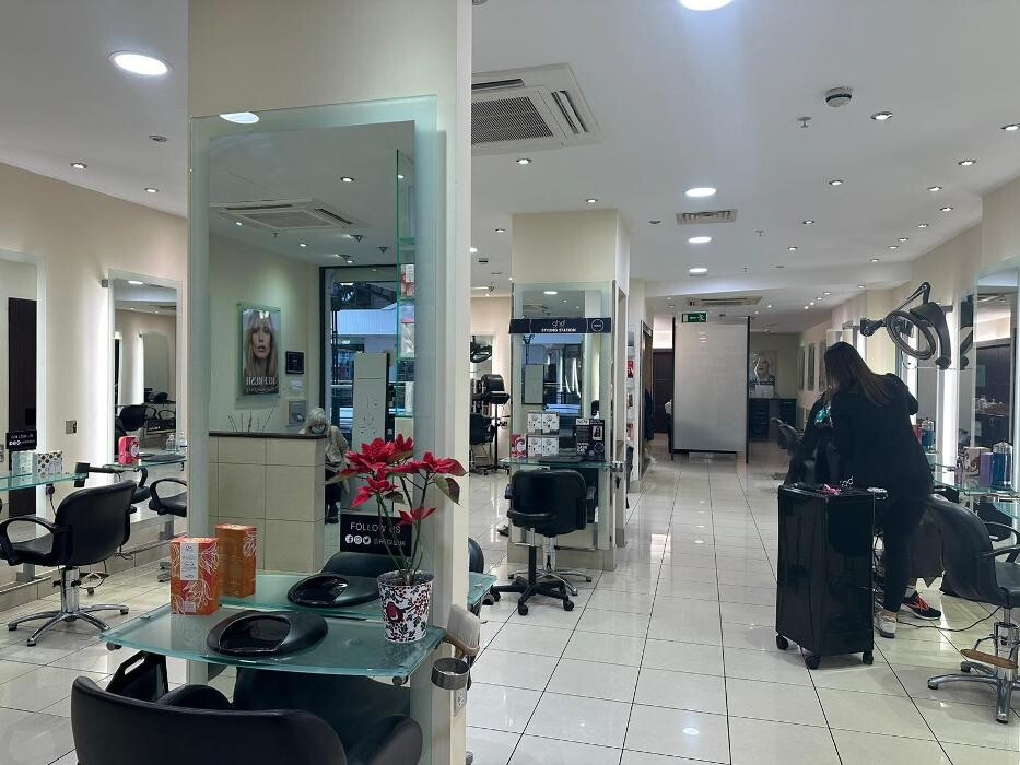 Images Regis Salon Croydon