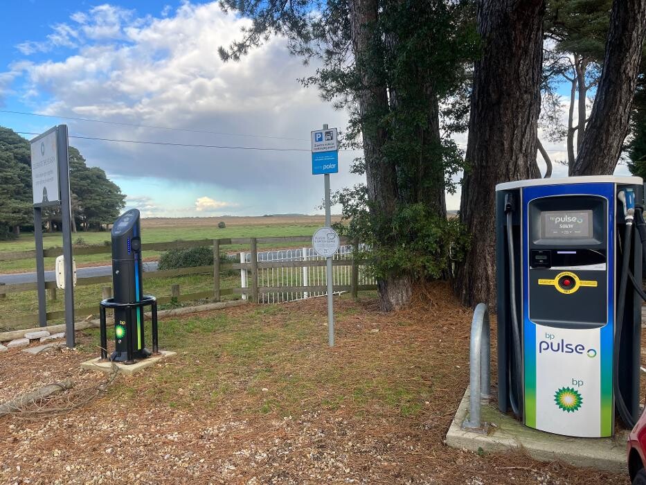 Images bp pulse Charging Station