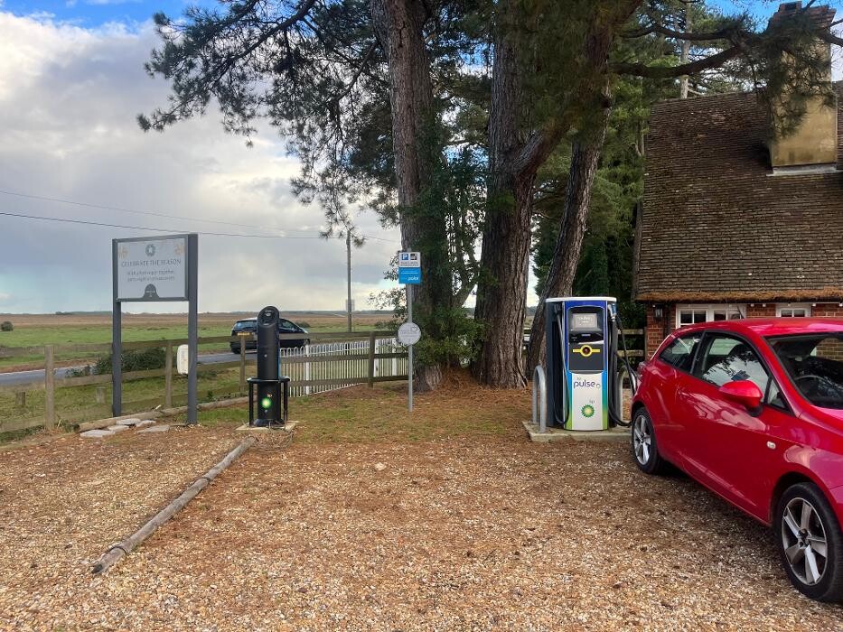Images bp pulse Charging Station