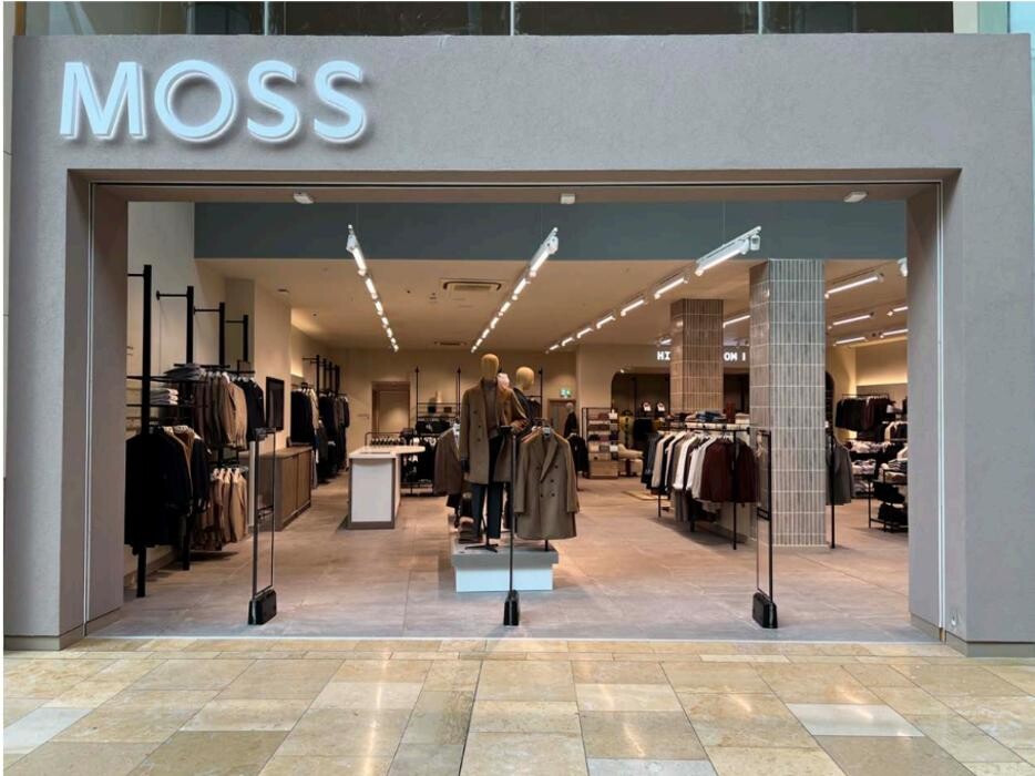 Images Moss Bros Cardiff