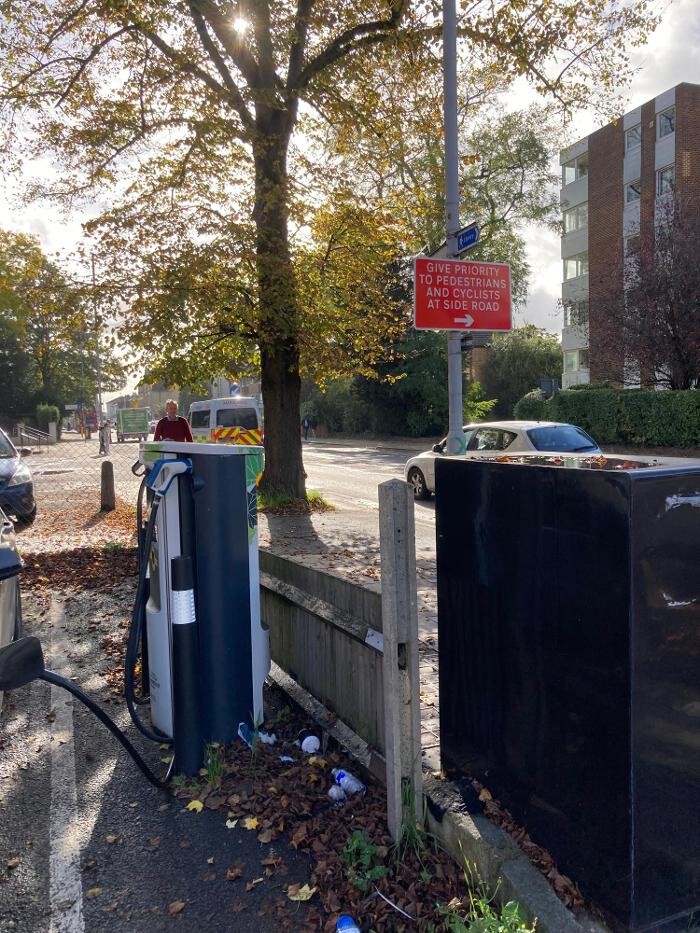 Images bp pulse Charging Station