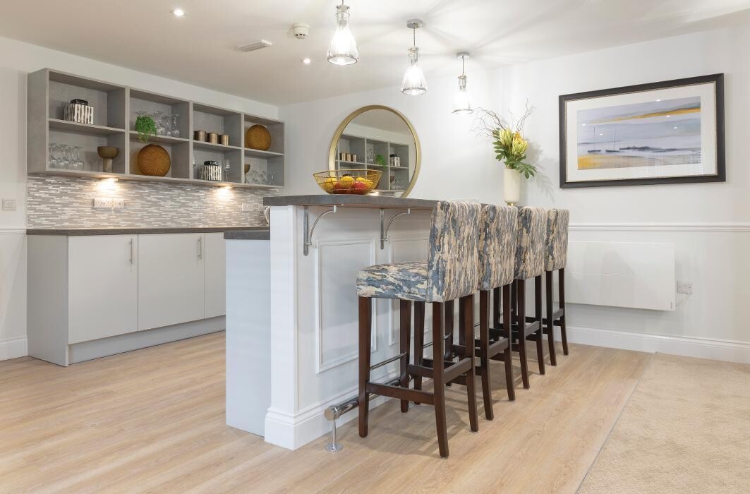 Images Churchill Living