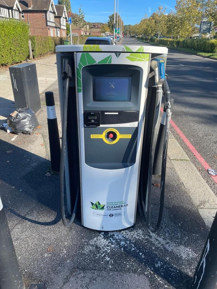 Images bp pulse Charging Station