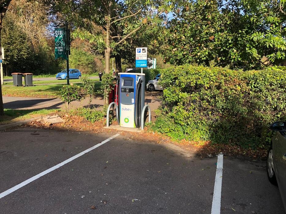 Images bp pulse Charging Station