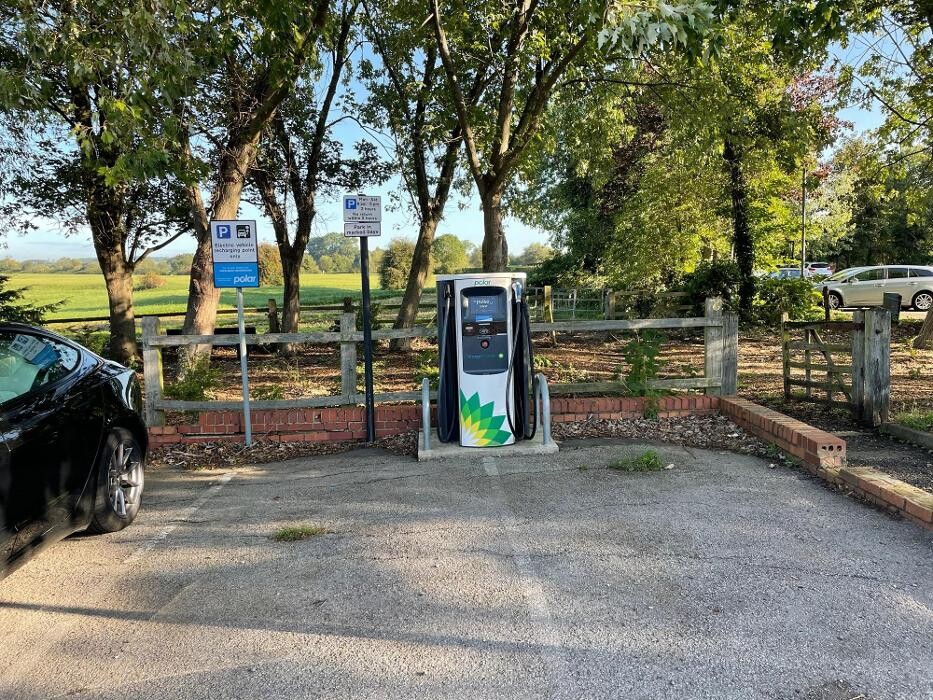 Images bp pulse Charging Station