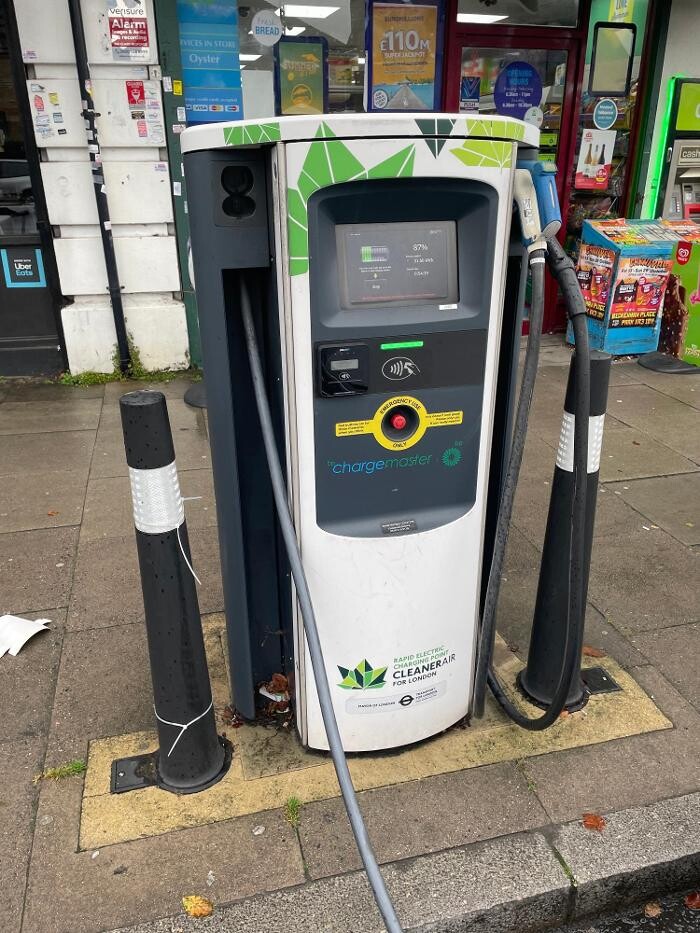 Images bp pulse Charging Station