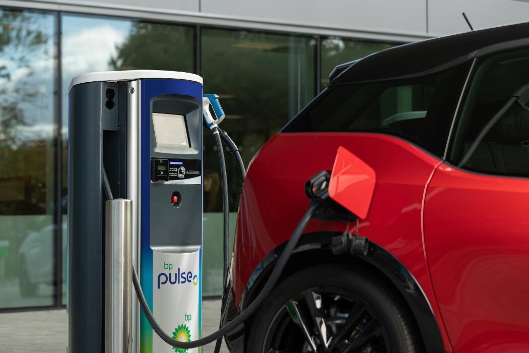 Images bp pulse Charging Station
