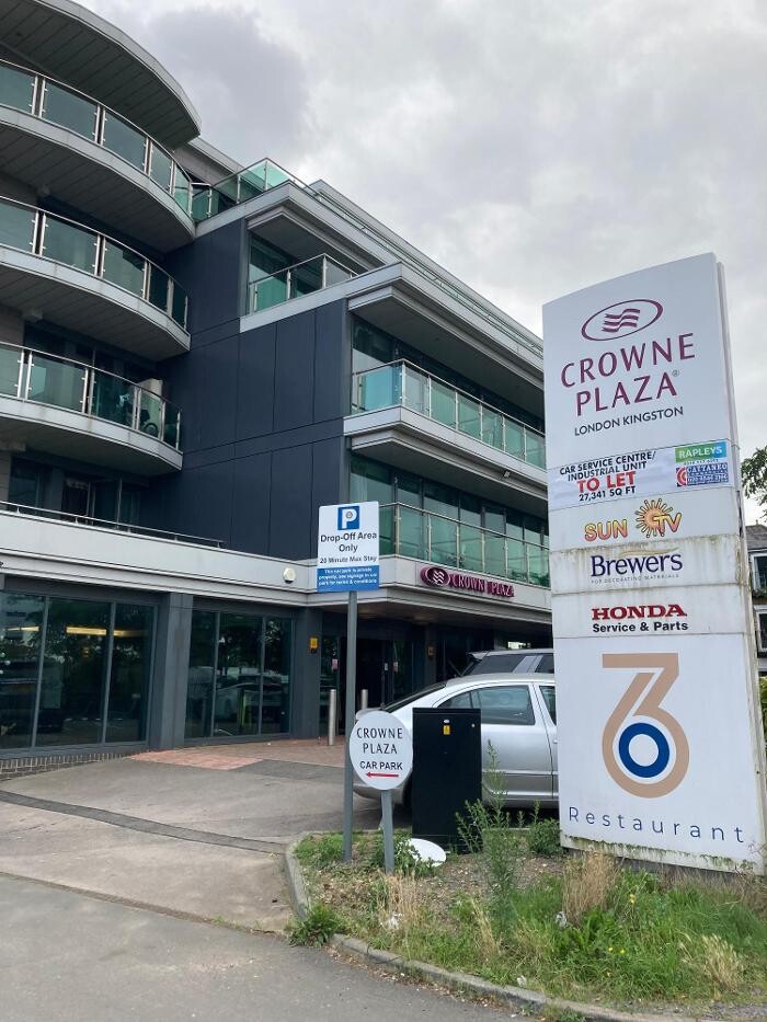 Images bp pulse Charging Station