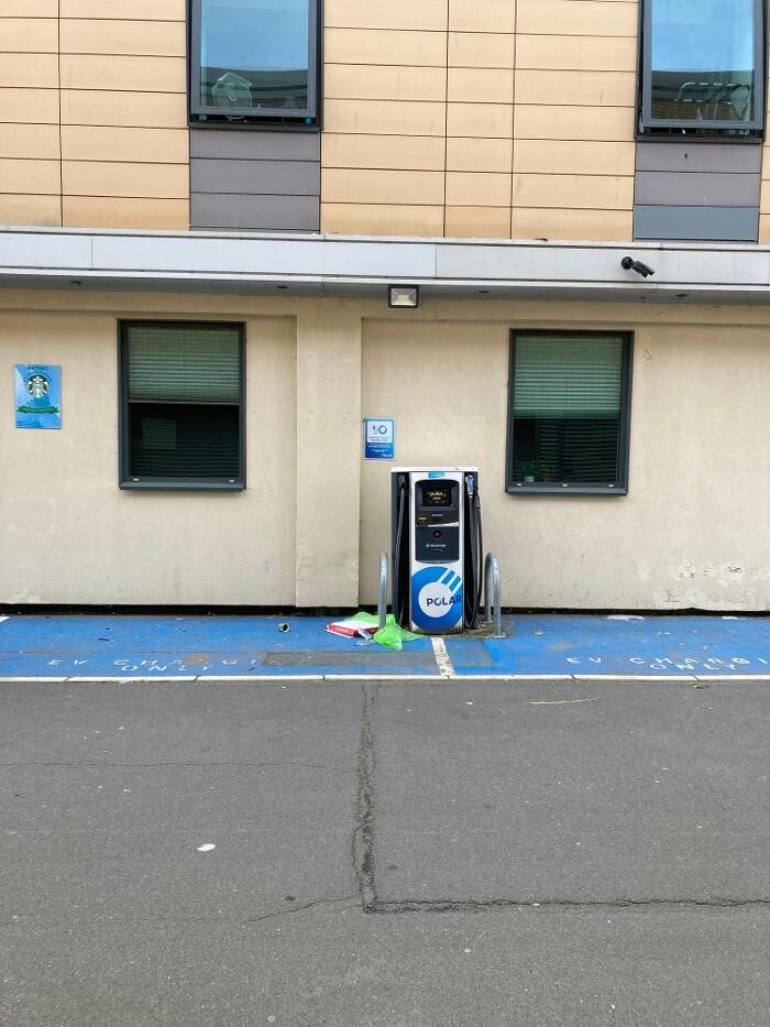 Images bp pulse Charging Station