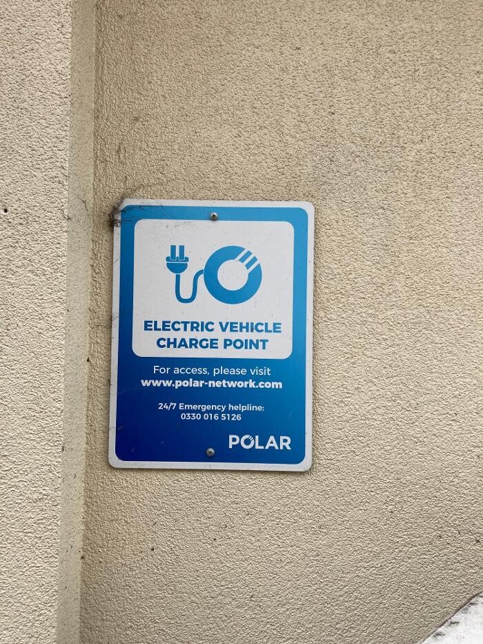 Images bp pulse Charging Station