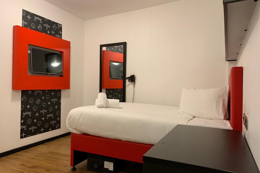 Images easyHotel Newcastle City Centre