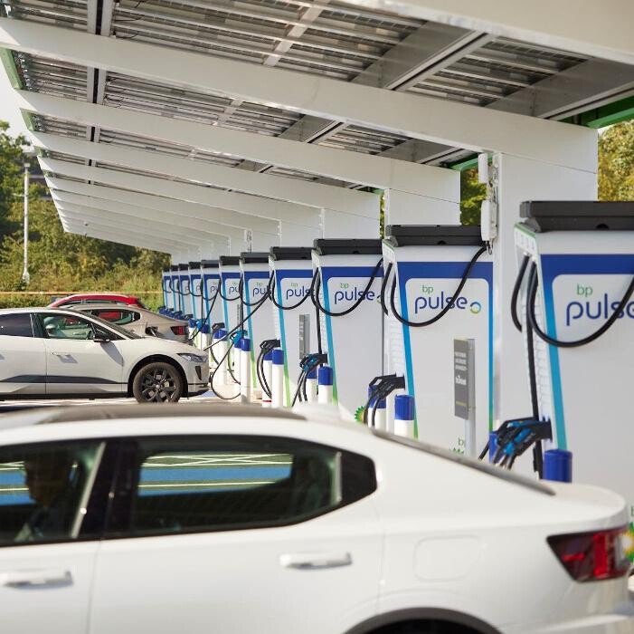 Images bp pulse Charging Station