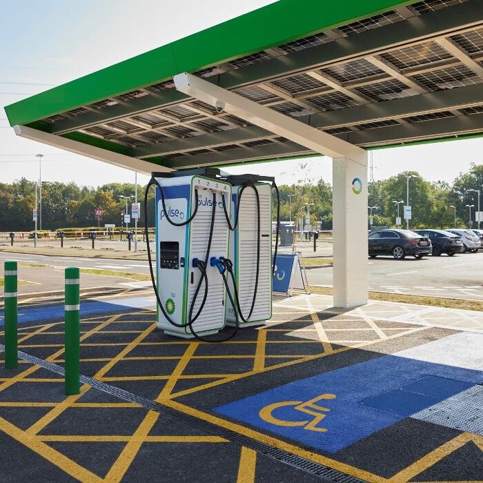Images bp pulse Charging Station