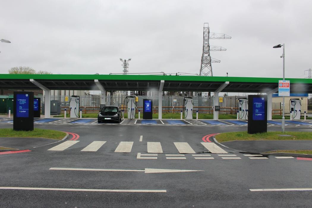 Images bp pulse Charging Station