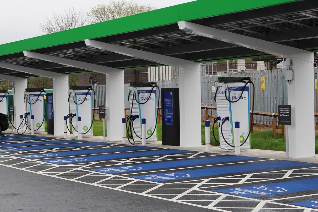 Images bp pulse Charging Station