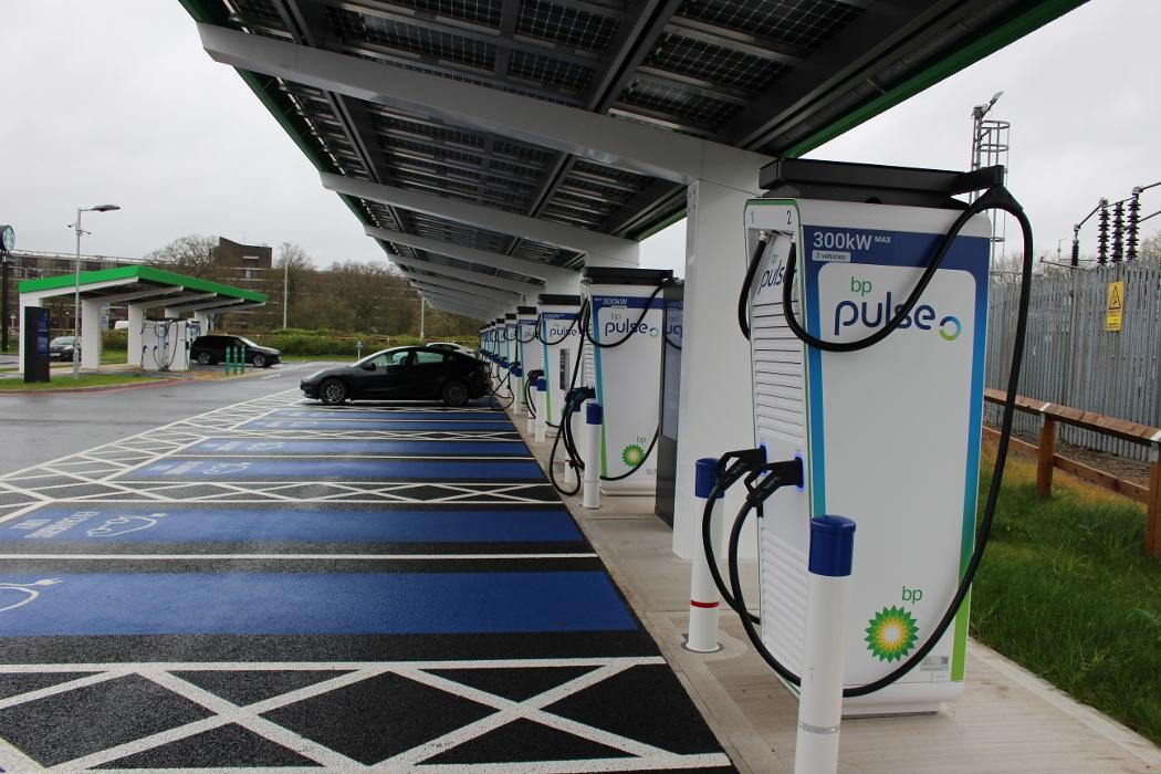 Images bp pulse Charging Station