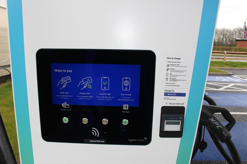 Images bp pulse Charging Station