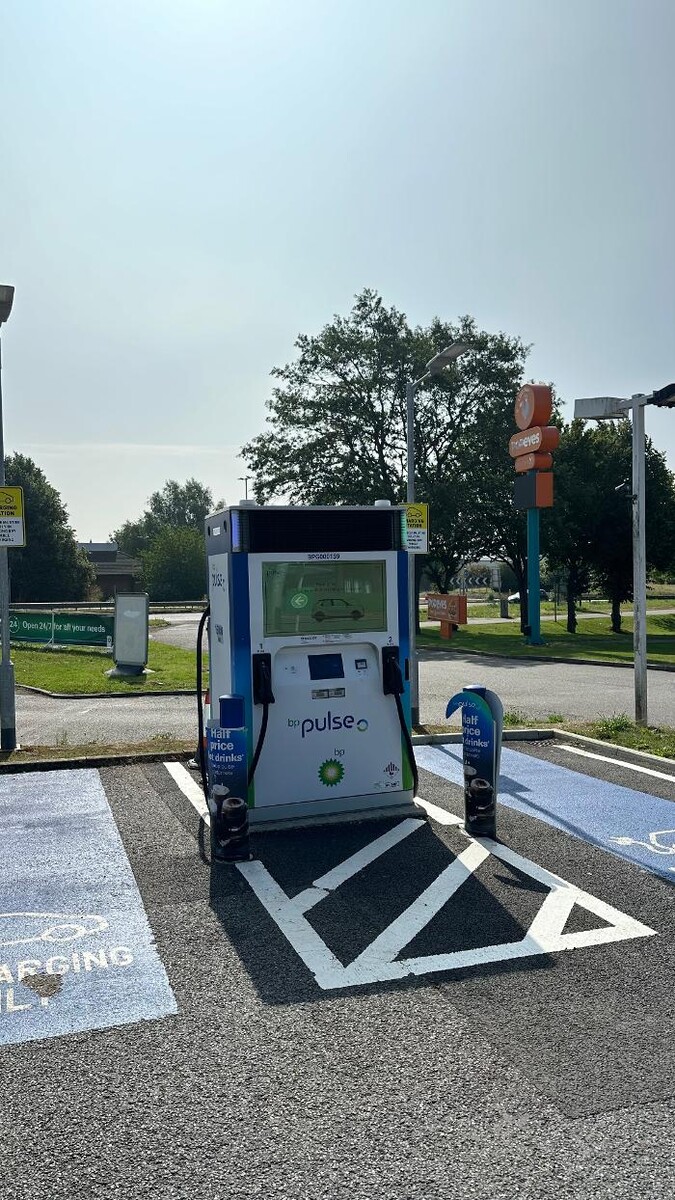 Images bp pulse Charging Station