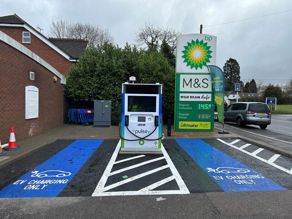 Images bp pulse Charging Station