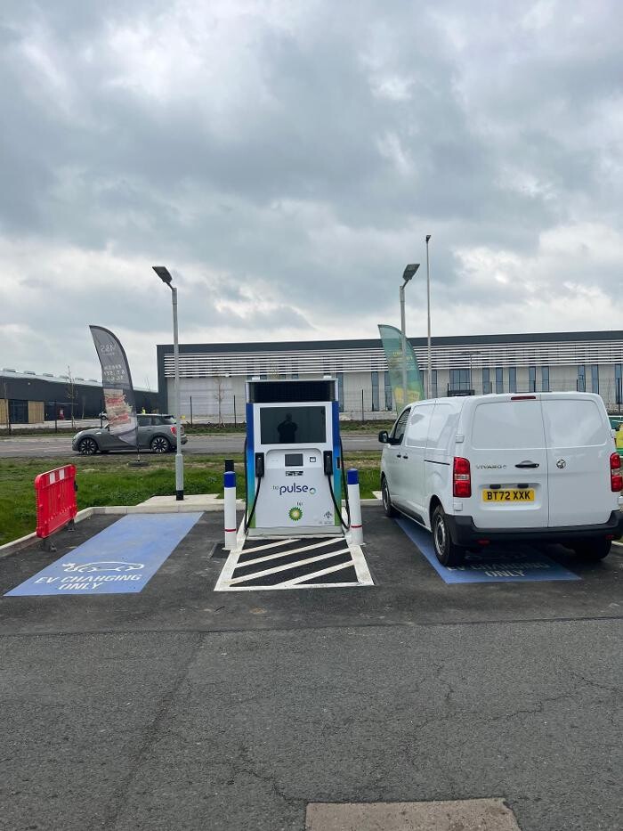 Images bp pulse Charging Station