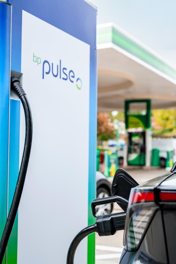 Images bp pulse Charging Station