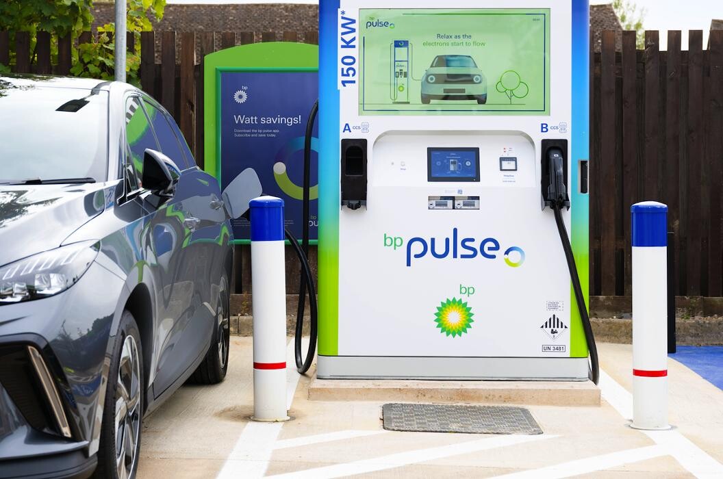 Images bp pulse Charging Station