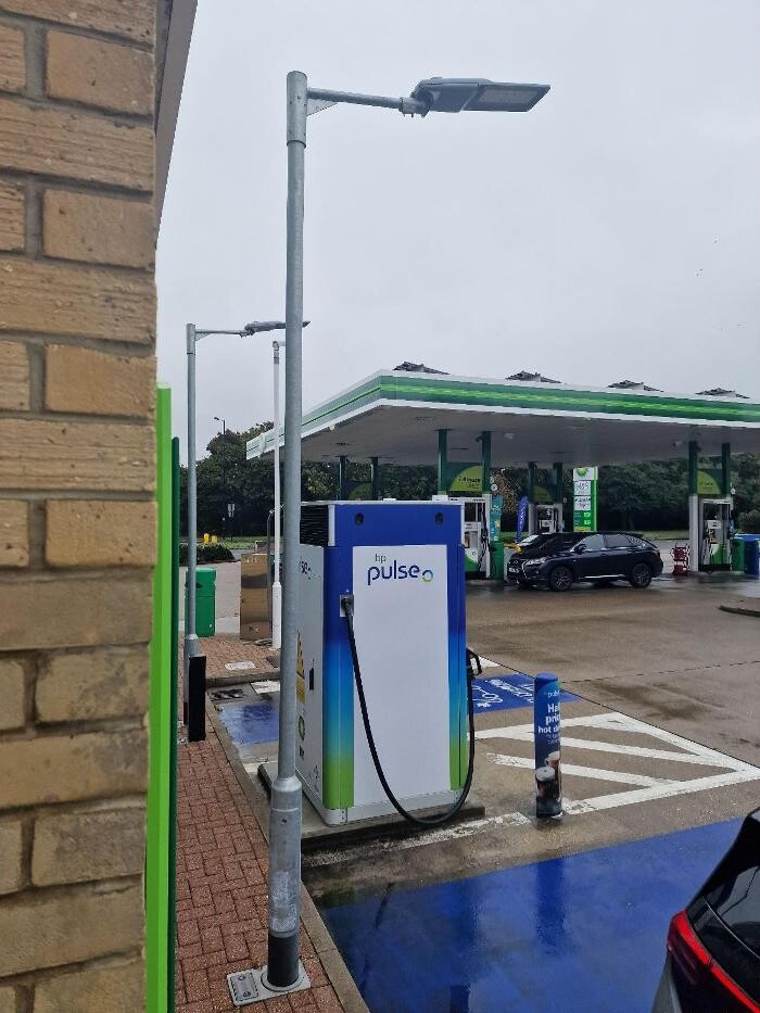 Images bp pulse Charging Station