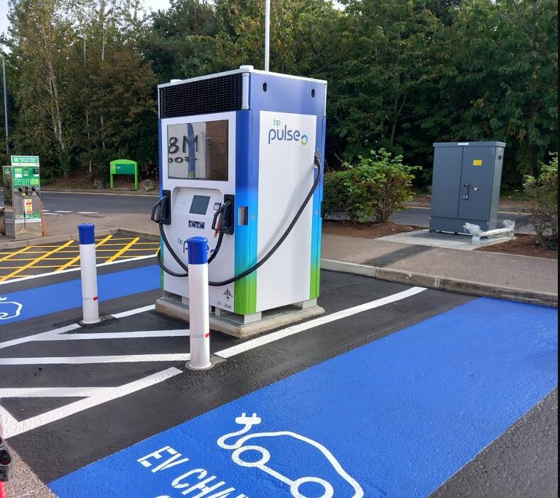 Images bp pulse Charging Station