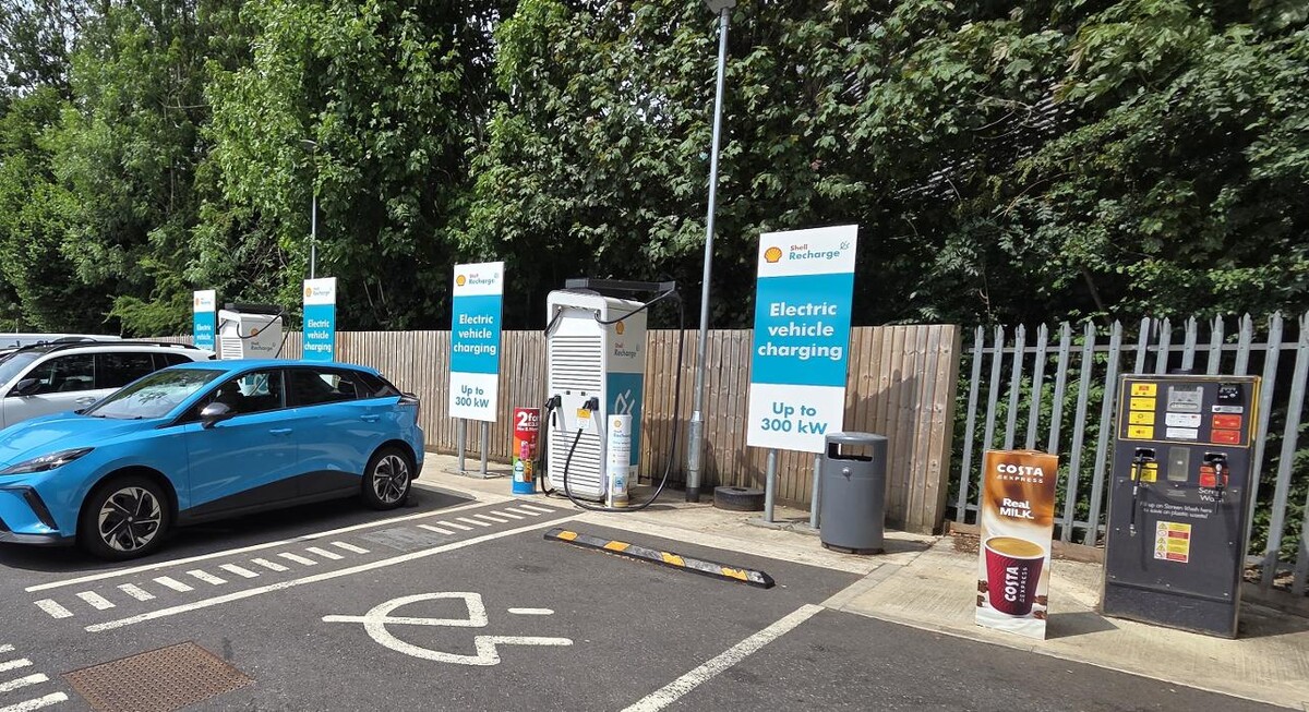 Images Shell Recharge Charging Station