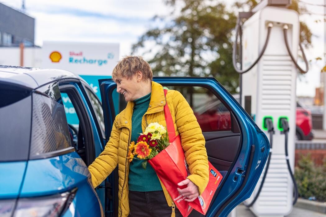 Images Shell Recharge Charging Station