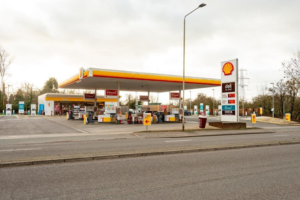 Images Shell Recharge Charging Station