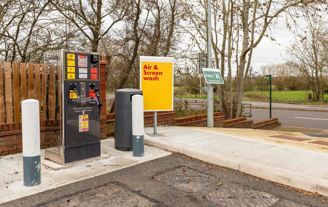 Images Shell Recharge Charging Station