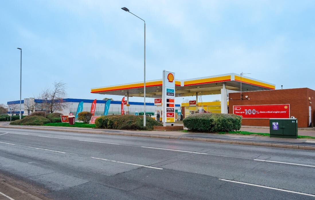 Images Shell Recharge Charging Station
