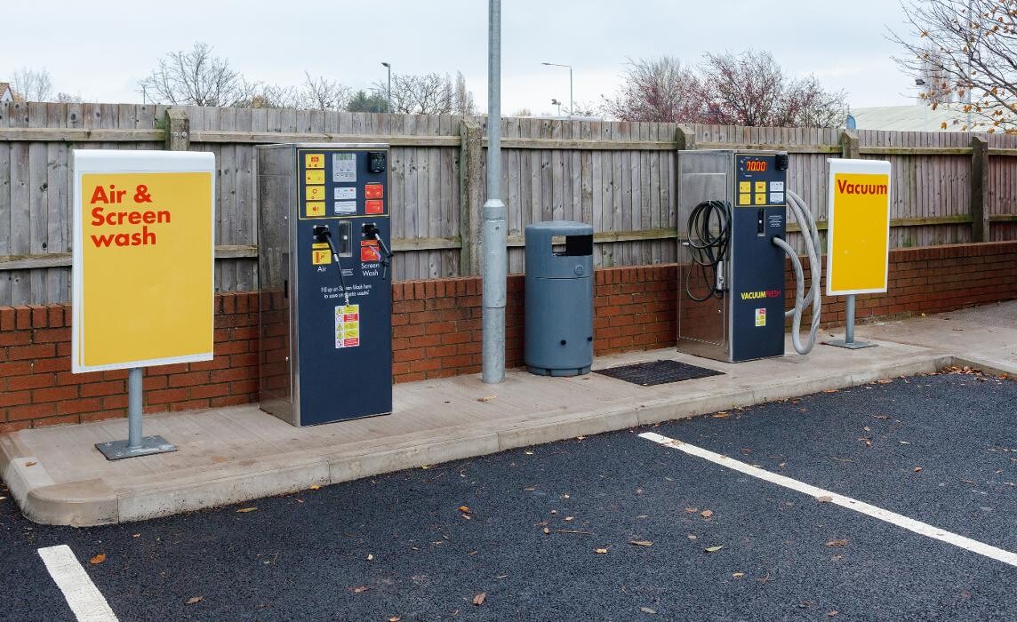 Images Shell Recharge Charging Station
