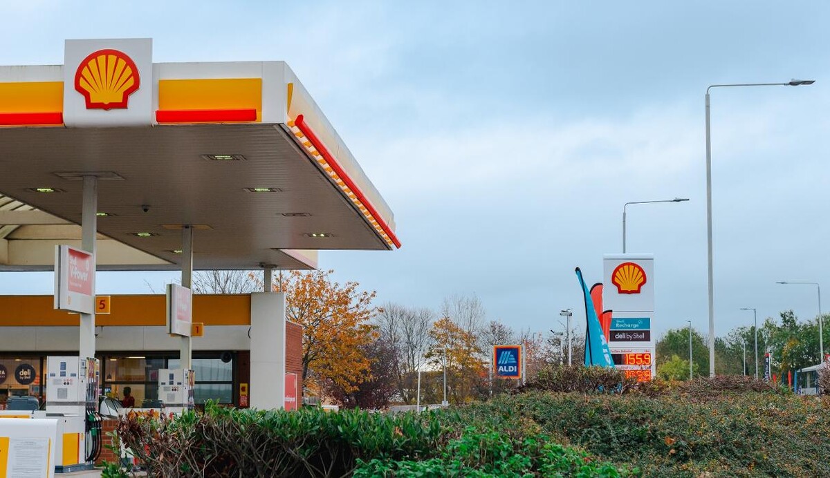 Images Shell Recharge Charging Station