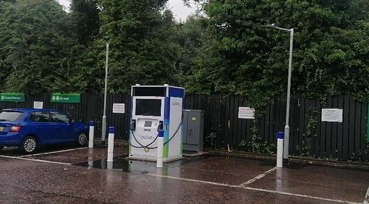 Images bp pulse Charging Station