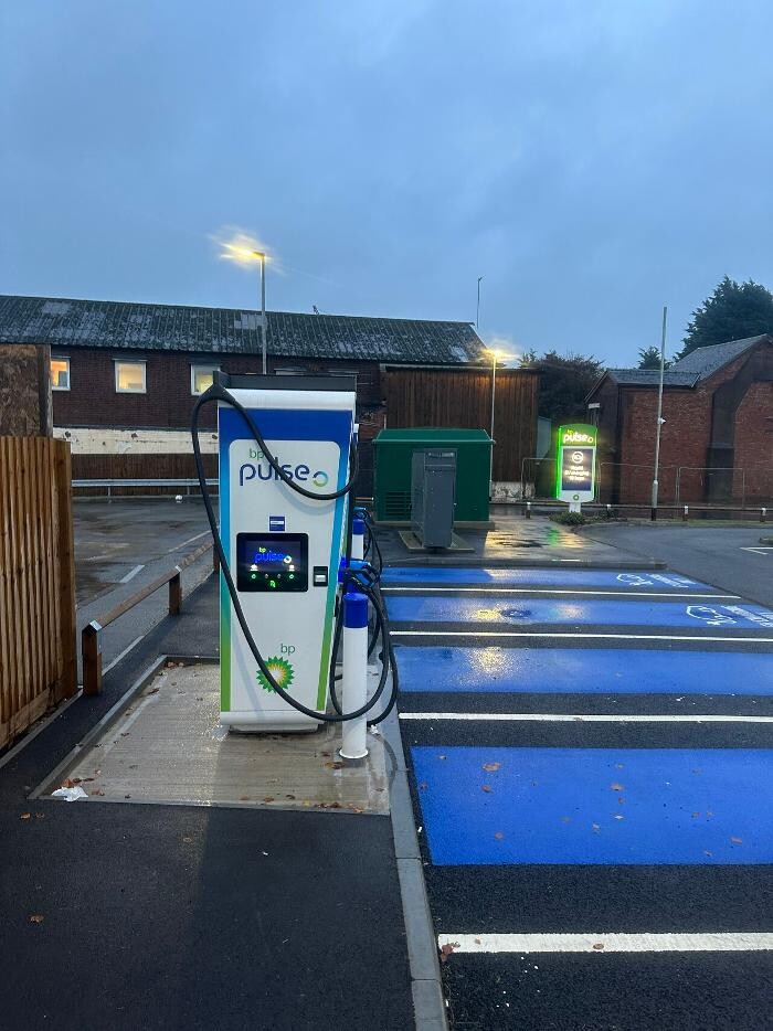 Images bp pulse Charging Station