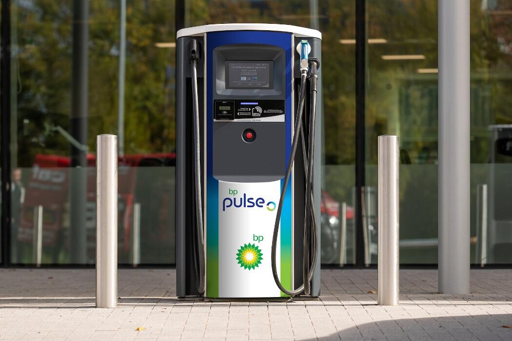 Images bp pulse Charging Station