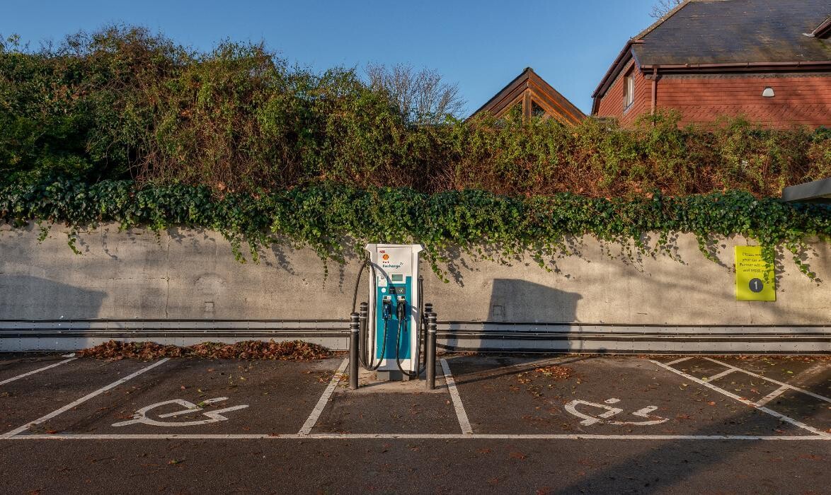 Images Shell Recharge Charging Station