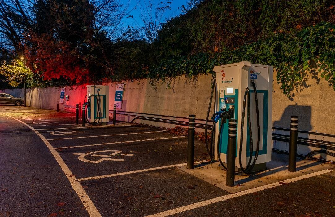Images Shell Recharge Charging Station