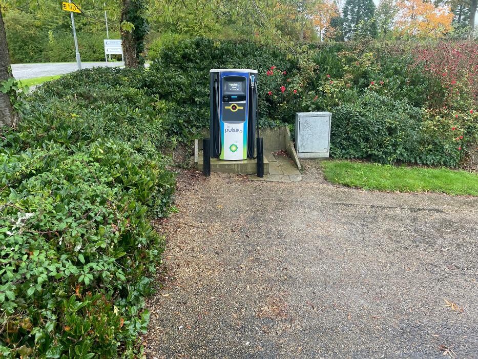 Images bp pulse Charging Station