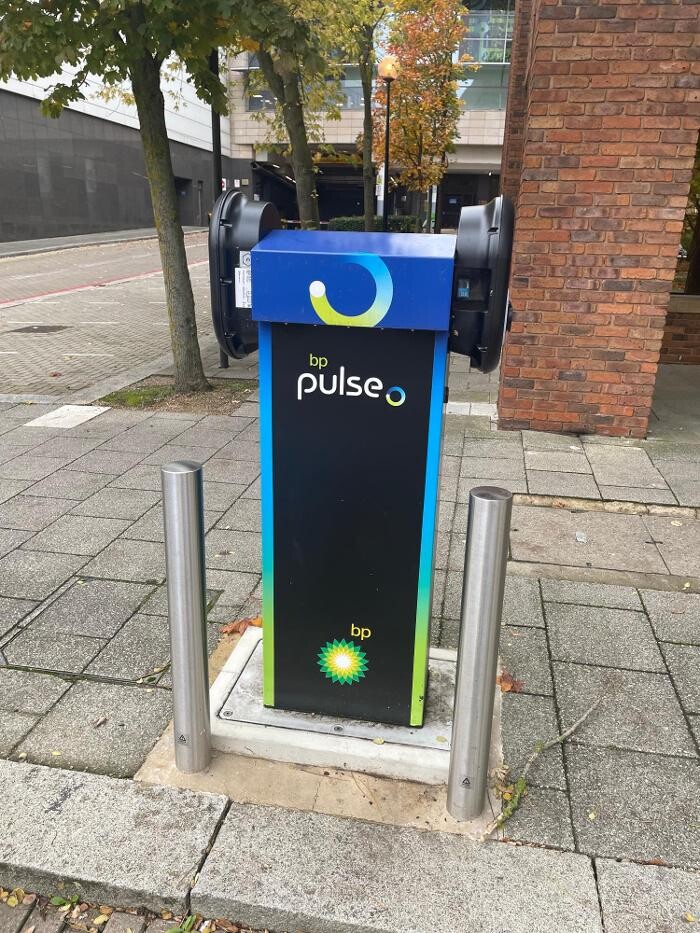 Images bp pulse Charging Station