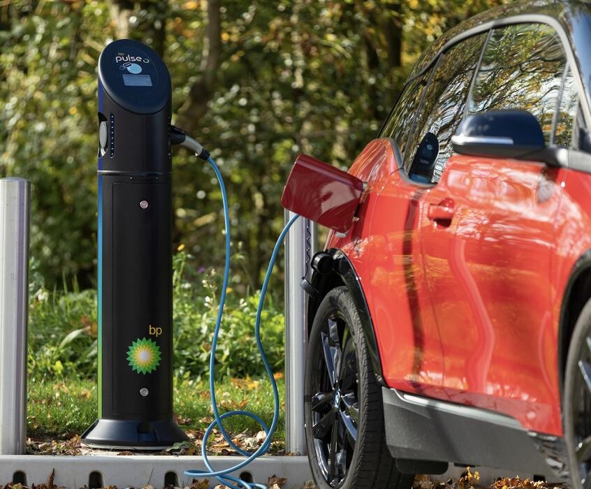 Images bp pulse Charging Station