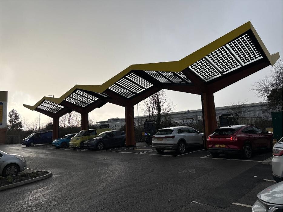 Images Fastned Charging Station