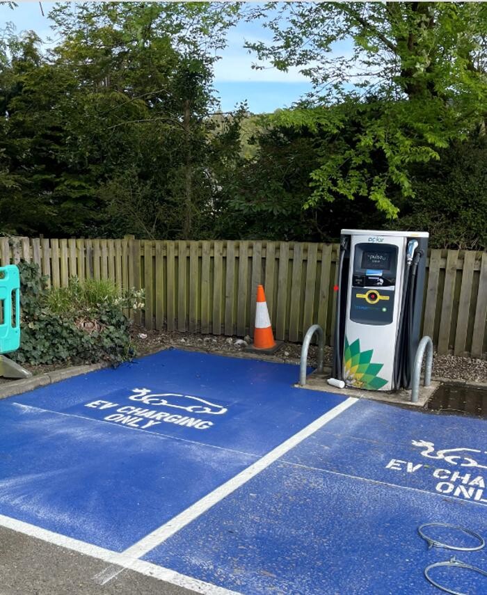 Images bp pulse Charging Station