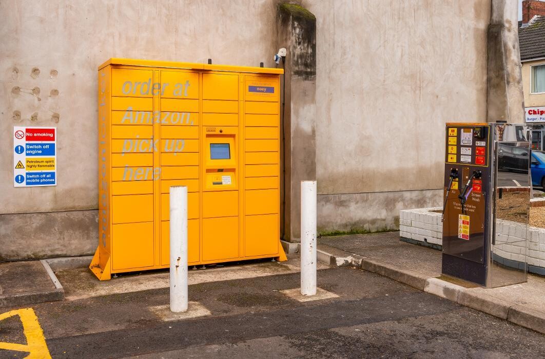 Images Shell Recharge Charging Station