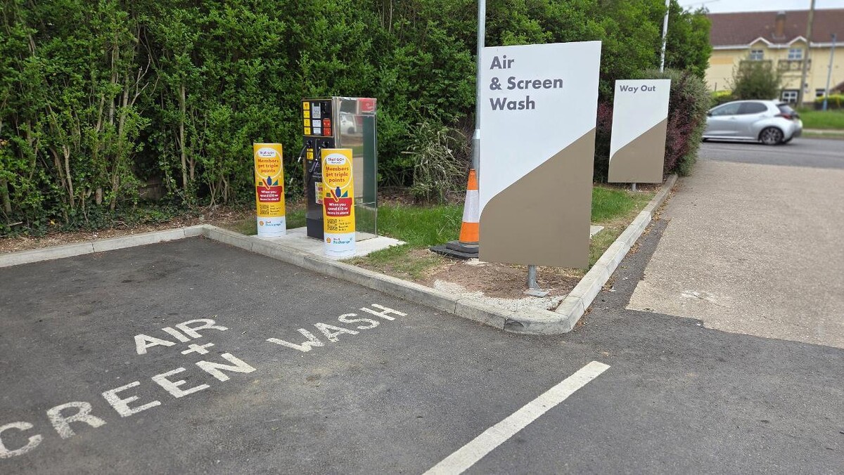 Images Shell Recharge Charging Station