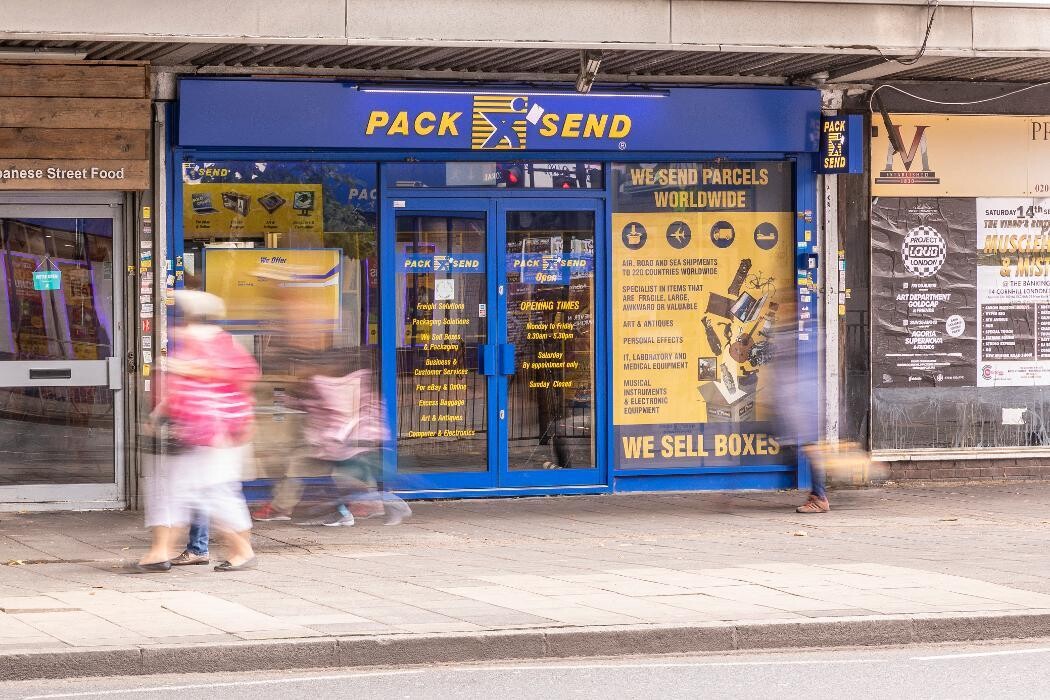 Images PACK & SEND Elephant & Castle