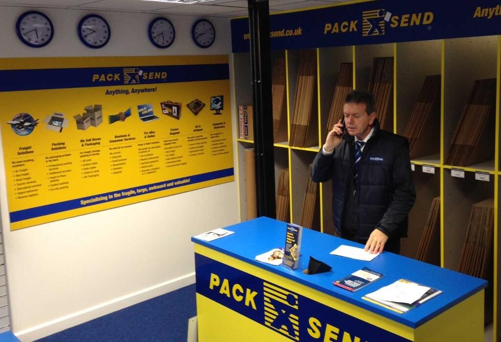 Images PACK & SEND Newbury