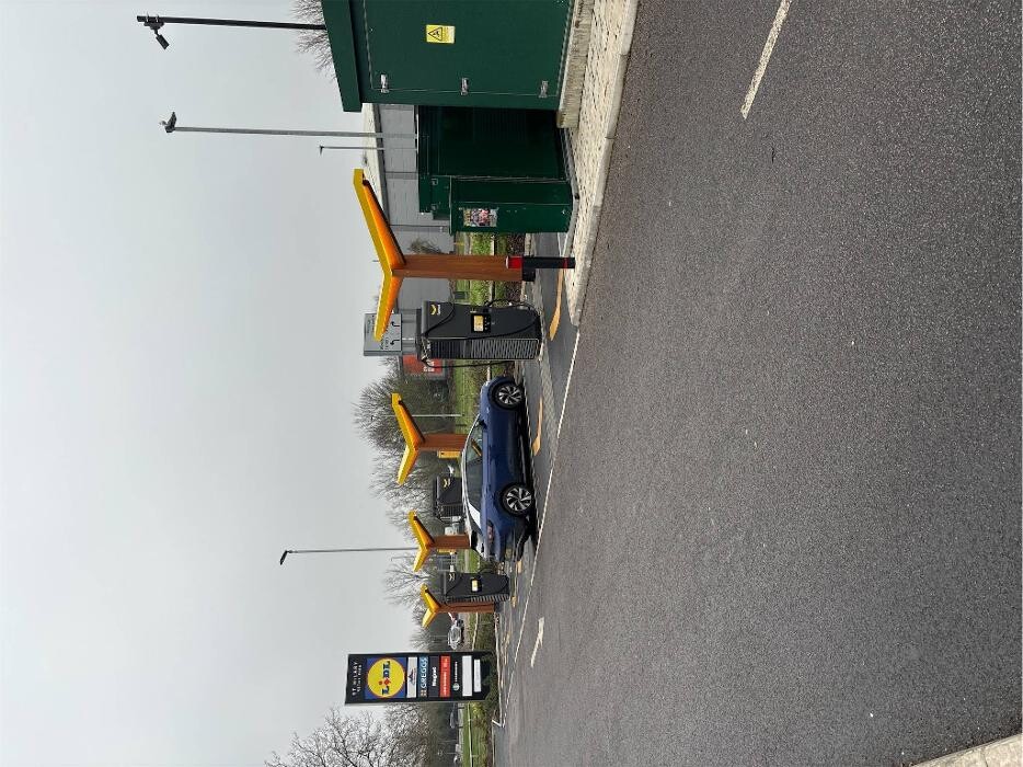 Images Fastned Charging Station